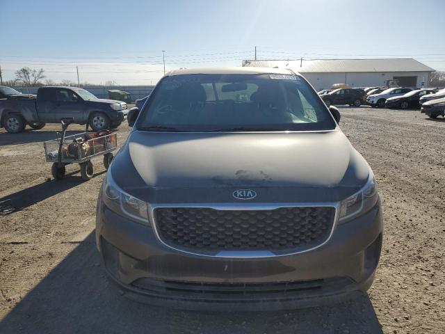 KNDMB5C16G6120132 - 2016 KIA SEDONA LX BROWN photo 5