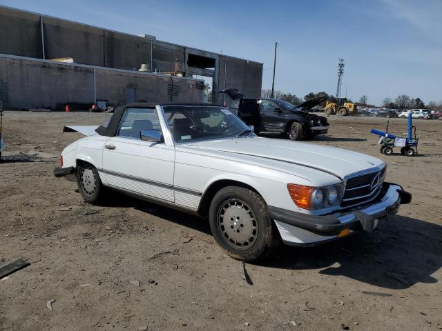 WDBBA48D8HA070256 - 1987 MERCEDES-BENZ 560 SL WHITE photo 4