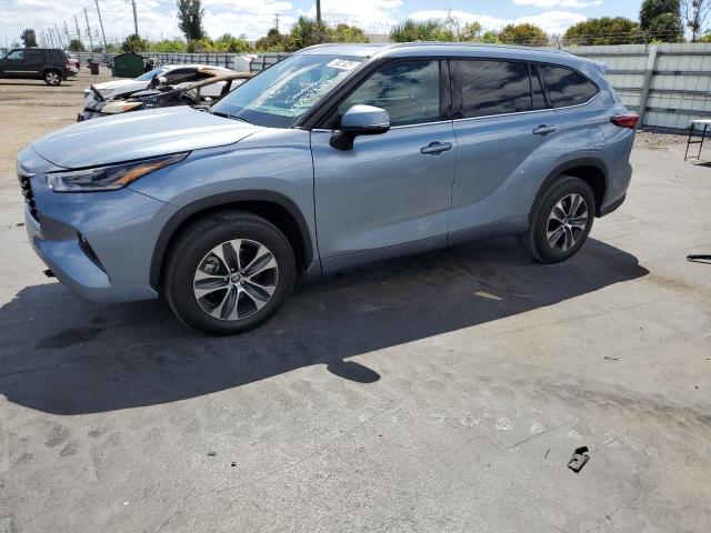 5TDGZRAH0MS085339 - 2021 TOYOTA HIGHLANDER XLE SILVER photo 1