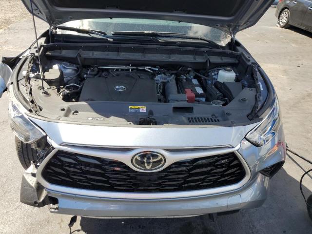5TDGZRAH0MS085339 - 2021 TOYOTA HIGHLANDER XLE SILVER photo 12