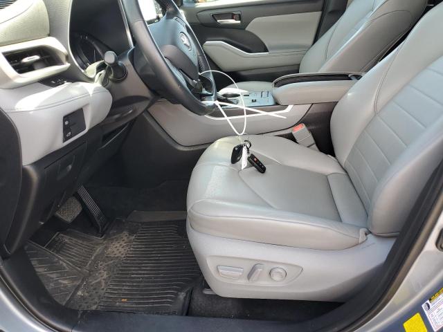 5TDGZRAH0MS085339 - 2021 TOYOTA HIGHLANDER XLE SILVER photo 7