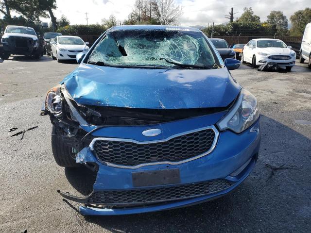 KNAFX4A63E5209174 - 2014 KIA FORTE LX BLUE photo 5