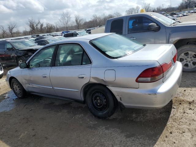 1HGCF86651A100761 - 2001 HONDA ACCORD VALUE SILVER photo 2