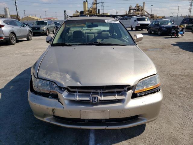 1HGCG6657YA015939 - 2000 HONDA ACCORD LX GOLD photo 5