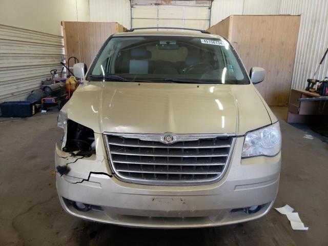 2A4RR8DX6AR449977 - 2010 CHRYSLER TOWN & COU TOURING PLUS BEIGE photo 5