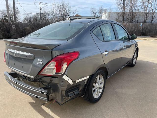 3N1CN7AP2KL877469 - 2019 NISSAN VERSA S GRAY photo 4