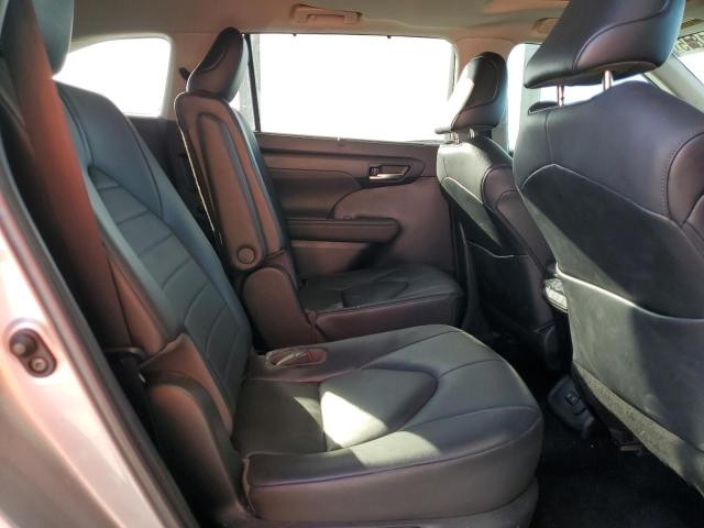 5TDGZRAH0MS038103 - 2021 TOYOTA HIGHLANDER XLE 银色 照片 11
