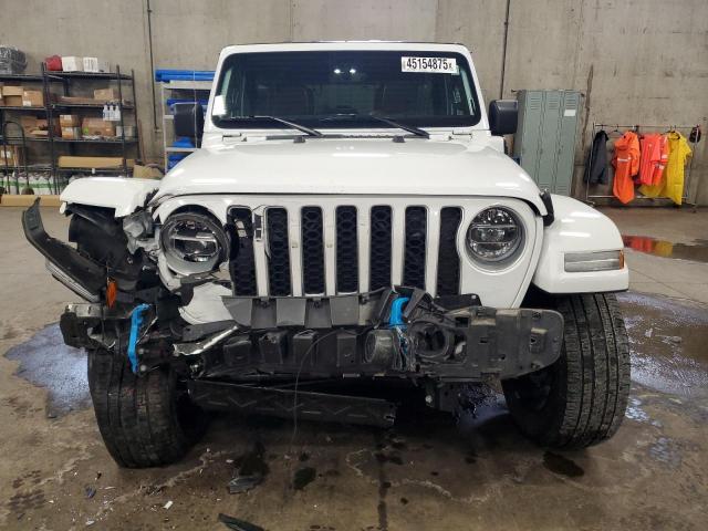 1C4JJXP65NW272312 - 2022 JEEP WRANGLER U SAHARA 4XE WHITE photo 5