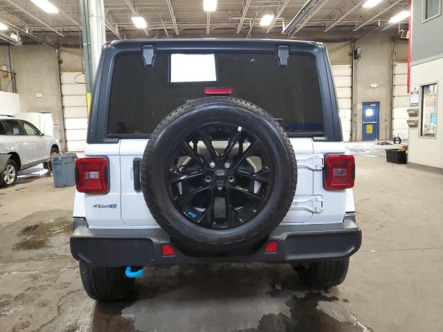 1C4JJXP65NW272312 - 2022 JEEP WRANGLER U SAHARA 4XE WHITE photo 6