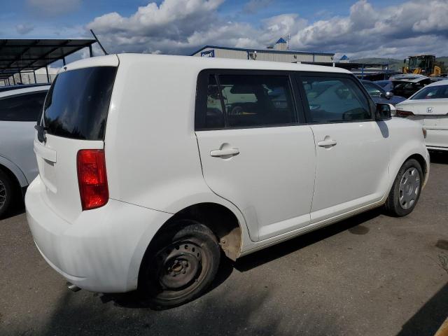 JTLKE50E581026462 - 2008 TOYOTA SCION XB WHITE photo 3