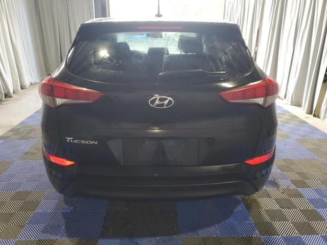 KM8J23A49HU474255 - 2017 HYUNDAI TUCSON SE BLACK photo 6