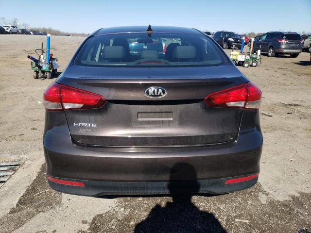 3KPFL4A79HE101206 - 2017 KIA FORTE LX BROWN photo 6