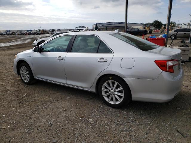 4T1BD1FK1DU097117 - 2013 TOYOTA CAMRY HYBRID SILVER photo 2