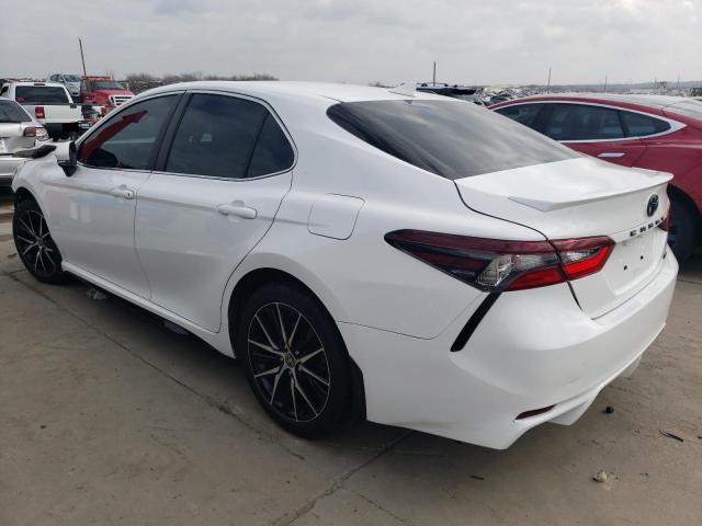 4T1G11AKXNU653979 - 2022 TOYOTA CAMRY SE WHITE photo 2