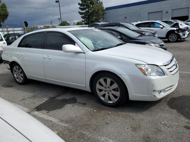 4T1BK36B75U041699 - 2005 TOYOTA AVALON XL WHITE photo 4