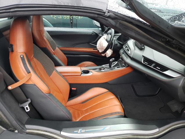 WBY2Z6C56KVG97982 - 2019 BMW I8 WHITE photo 10