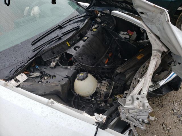 WBY2Z6C56KVG97982 - 2019 BMW I8 WHITE photo 11