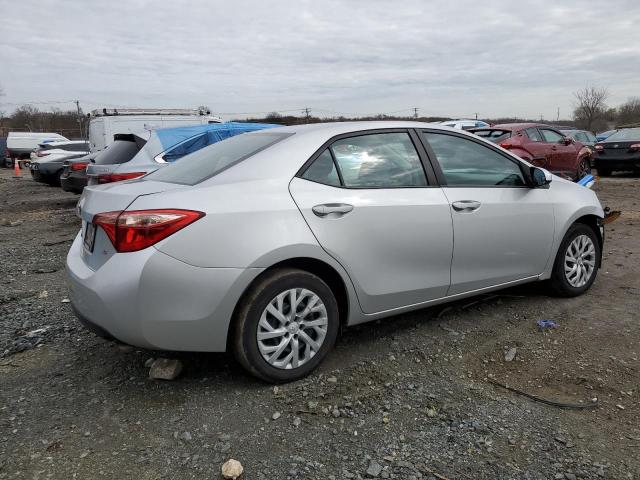 5YFBURHE0JP846220 - 2018 TOYOTA COROLLA L SILVER photo 3