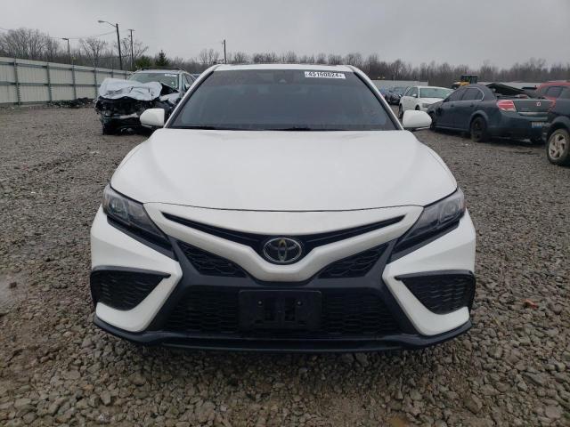 4T1T11AK5PU763856 - 2023 TOYOTA CAMRY SE NIGHT SHADE WHITE photo 5