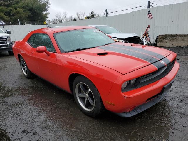 2B3CJ4DVXAH103125 - 2010 DODGE CHALLENGER SE RED photo 4