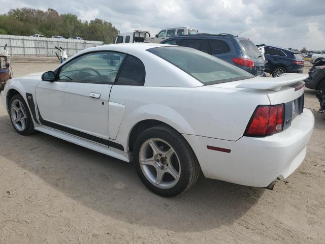 1FAFP42X31F121634 - 2001 FORD MUSTANG GT WHITE photo 2