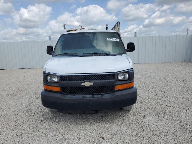 1GCWGFCF9F1235329 - 2015 CHEVROLET EXPRESS G2 WHITE photo 5