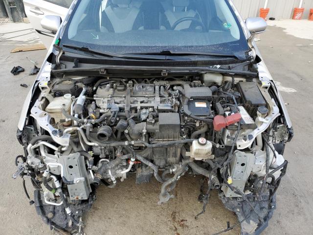 JTDKARFP4J3078960 - 2018 TOYOTA PRIUS PRIM SILVER photo 11