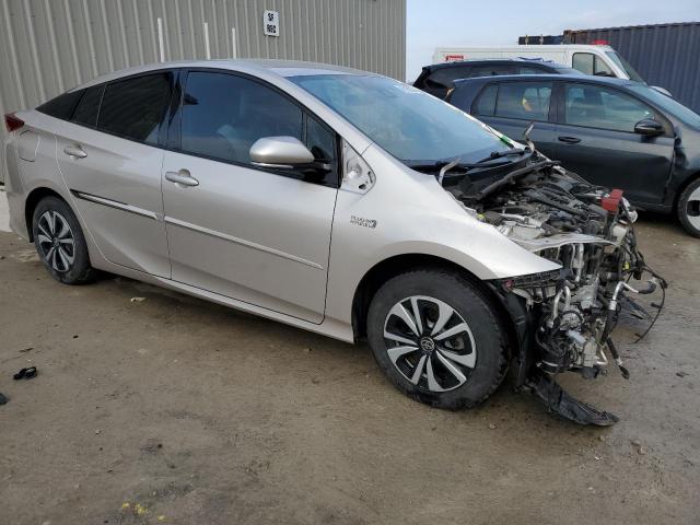 JTDKARFP4J3078960 - 2018 TOYOTA PRIUS PRIM 银色 照片 4