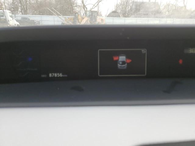 JTDKARFP4J3078960 - 2018 TOYOTA PRIUS PRIM 银色 照片 9