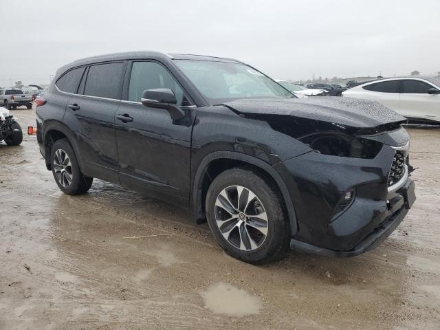 5TDGZRBH5NS244954 - 2022 TOYOTA HIGHLANDER XLE BLACK photo 4