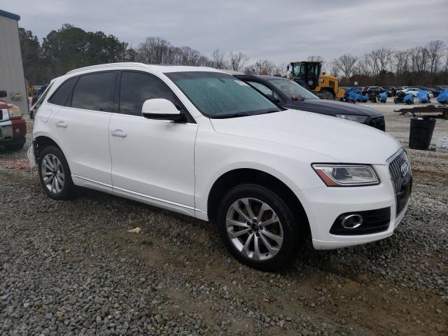 WA1C2AFP9GA046684 - 2016 AUDI Q5 PREMIUM WHITE photo 4