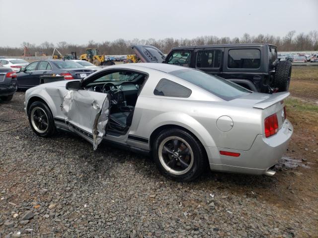 1ZVFT80N165223376 - 2006 FORD MUSTANG ST SILVER photo 2