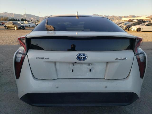 JTDKARFU7H3052711 - 2017 TOYOTA PRIUS WHITE photo 6