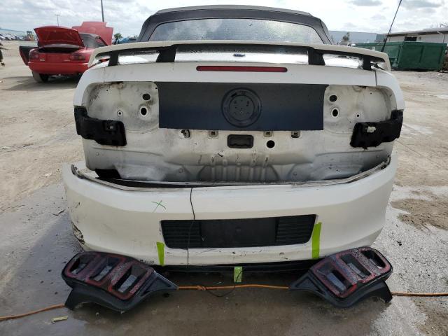 1ZVBP8FF4D5268554 - 2013 FORD MUSTANG GT WHITE photo 6