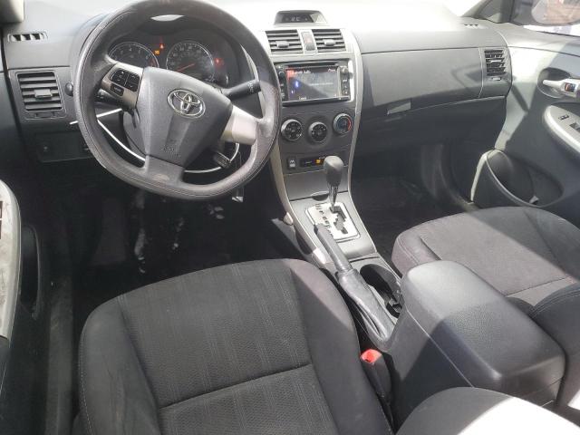 5YFBU4EE7DP196880 - 2013 TOYOTA COROLLA BASE Weiß Foto 8