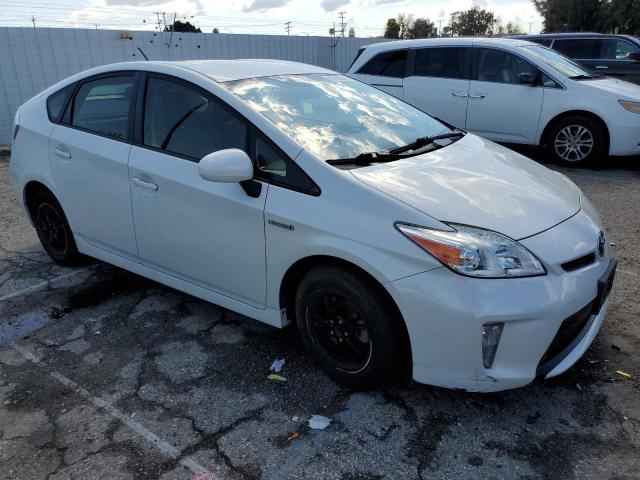 JTDKN3DU4F1960935 - 2015 TOYOTA PRIUS WHITE photo 4