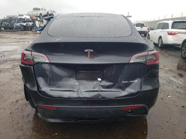 7SAYGDEE0RF014153 - 2024 TESLA MODEL Y GRAY photo 6