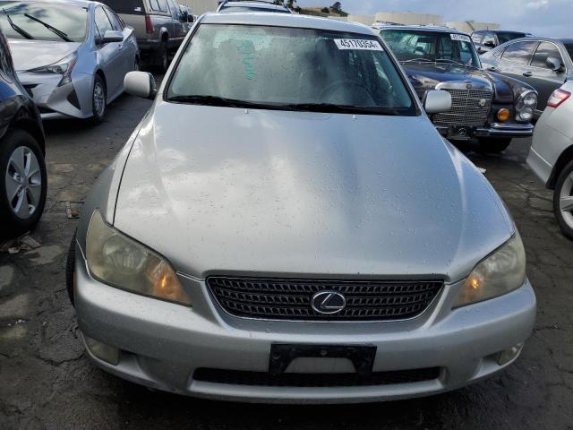 JTHBD192820061931 - 2002 LEXUS IS 300 SILVER photo 5