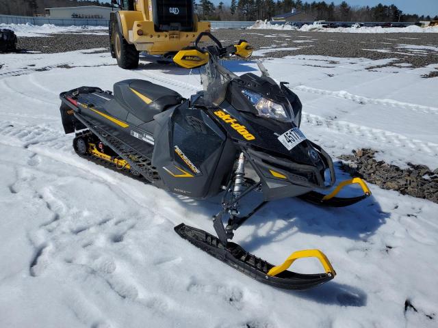 2BPSUGEB4EV000281 - 2014 SKI DOO RENEGADE BLACK photo 1