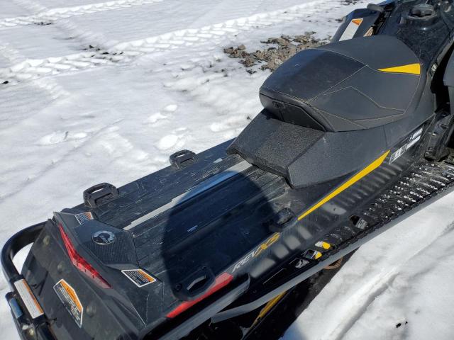 2BPSUGEB4EV000281 - 2014 SKI DOO RENEGADE BLACK photo 6