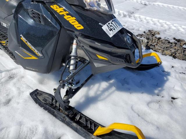 2BPSUGEB4EV000281 - 2014 SKI DOO RENEGADE BLACK photo 9