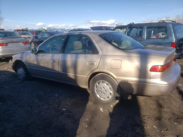 JT2BG22K7W0250416 - 1998 TOYOTA CAMRY CE TAN photo 2