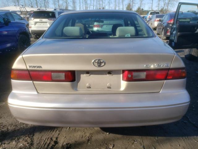 JT2BG22K7W0250416 - 1998 TOYOTA CAMRY CE TAN photo 6