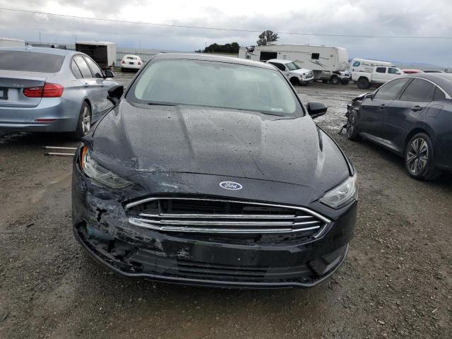 3FA6P0H70HR408409 - 2017 FORD FUSION SE BLACK photo 5