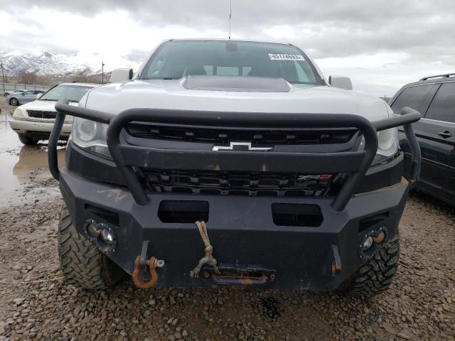 1GCGTEEN0J1149527 - 2018 CHEVROLET COLORADO ZR2 WHITE photo 5