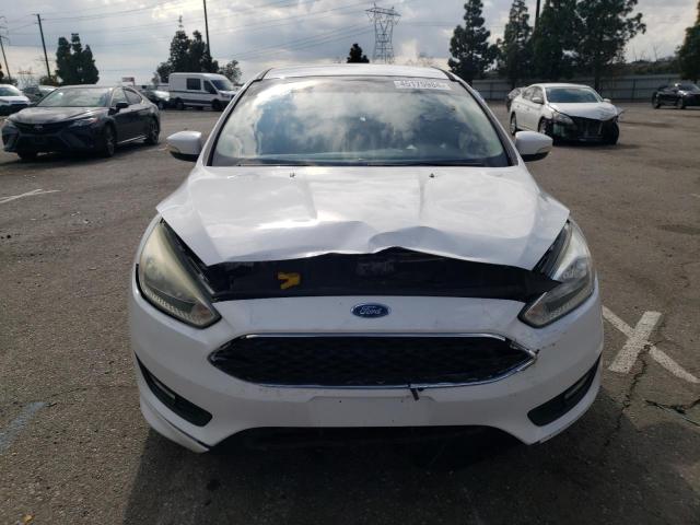 1FADP3F27GL405746 - 2016 FORD FOCUS SE WHITE photo 5