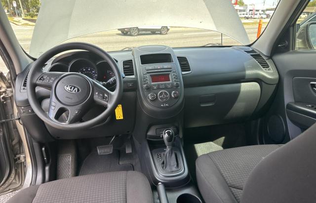 KNDJT2A54D7542507 - 2013 KIA SOUL SILVER photo 9