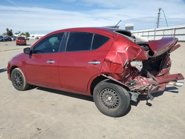 3N1CN7AP8JL855913 - 2018 NISSAN VERSA S RED photo 2