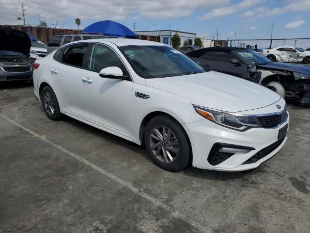 5XXGT4L3XKG315621 - 2019 KIA OPTIMA LX WHITE photo 4