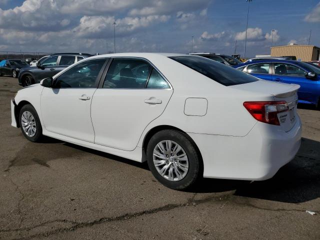 4T1BF1FK7CU576148 - 2012 TOYOTA CAMRY BASE WHITE photo 2